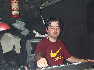 LoveFamilyClub_04_Nov_2000_Pic_26