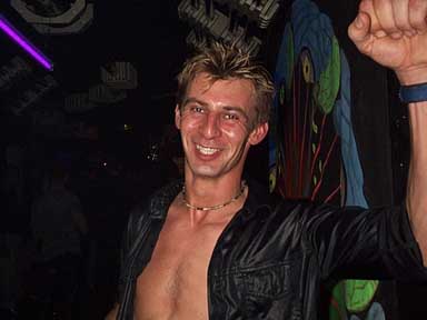 LoveFamilyClub_04_Nov_2000_Pic_28