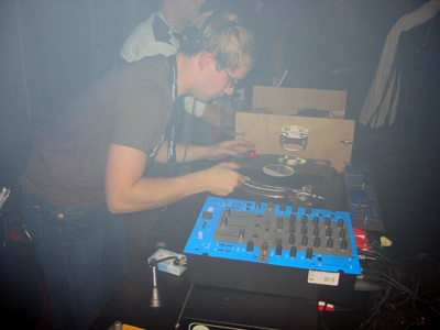 DisortionClub@MTW_11Okt2003_Pic05