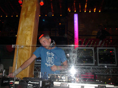 Amnesia_04Aug2003_Pic01