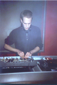 Vinylbar_21_April_2001_Pic_04