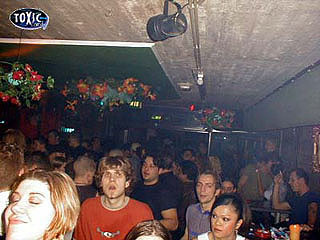 toxic_family_21_Jan_2001_Pic_27