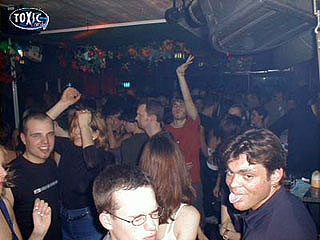 toxic_family_21_Jan_2001_Pic_33