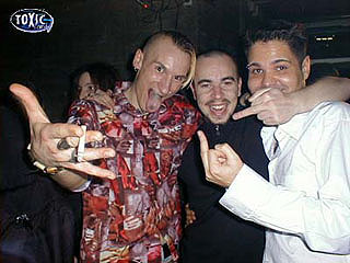 toxic_family_21_Jan_2001_Pic_34