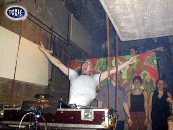 toxic_family_15_Apr_2001_Pic_21